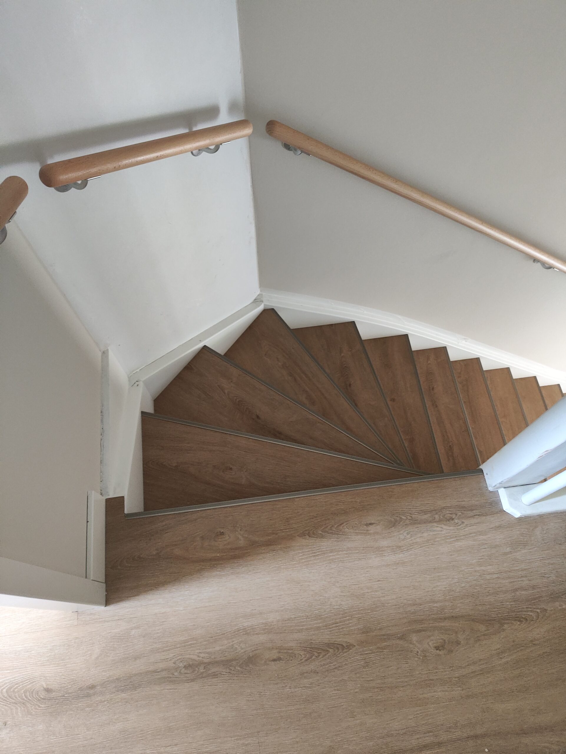 Traprenovatie PVC – DBD Vloeren Traprenovatie PVC uitgevoerd door DBD Vloeren in Opperdoes